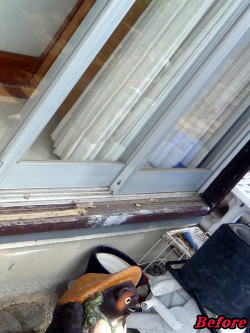 朽ちかけ　雨戸敷居